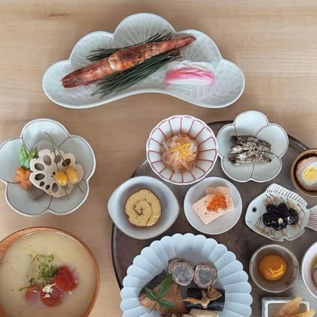 【新品】【大人気】有田焼幸楽窯　錦銀松葉形前菜皿3枚セット　縁起物