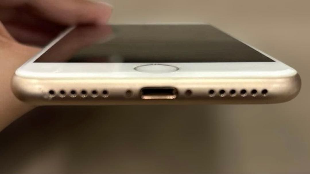 iPhone8 ゴールド 64GB docomo