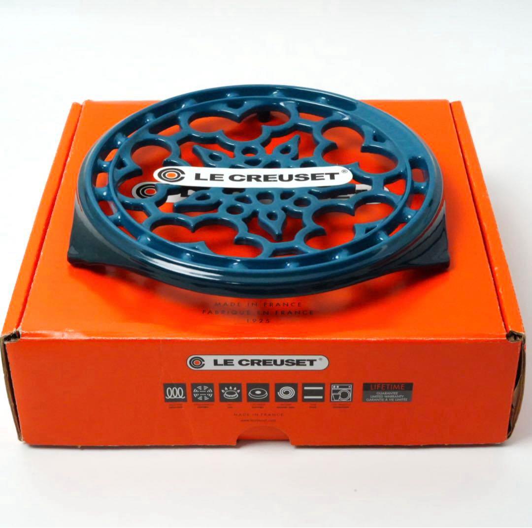 【新品】LE CREUSET　ラウンド トリベット ディープティール 鍋敷き