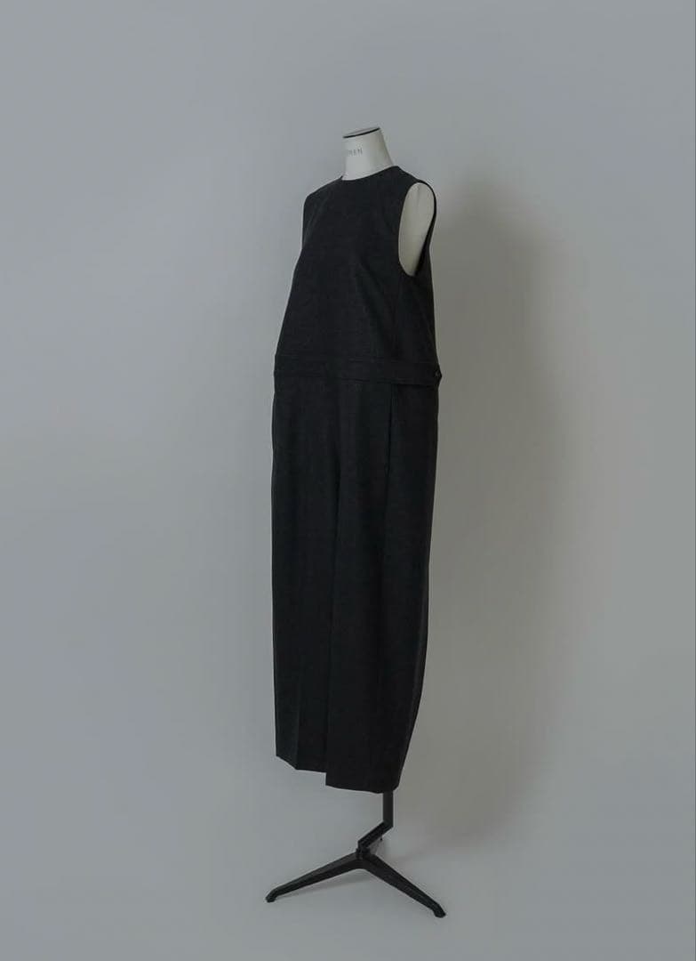 t*a様 【極美品】LOHEN 冬物オールインワンC.GRAY ３８