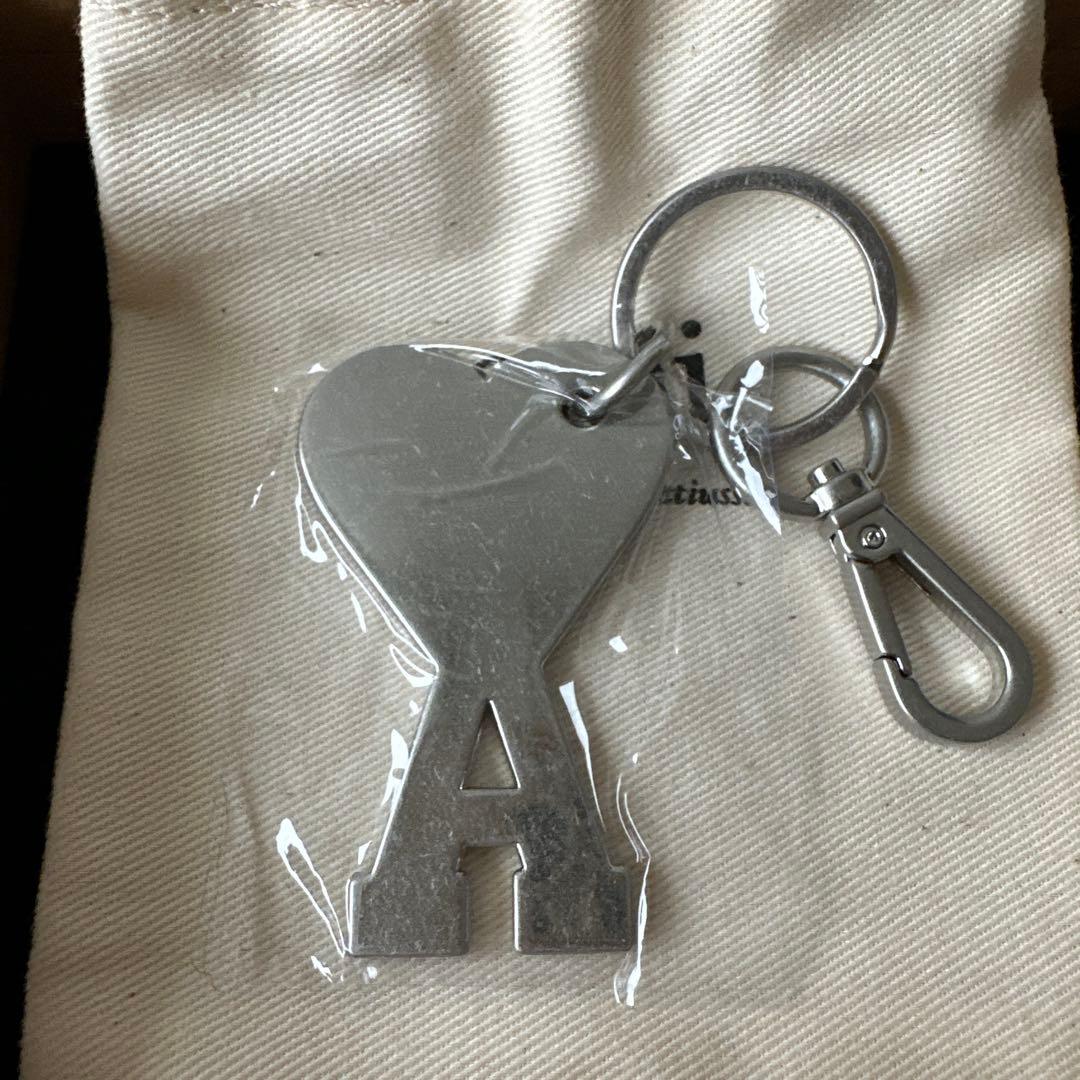新品 AMI キーリング レッド