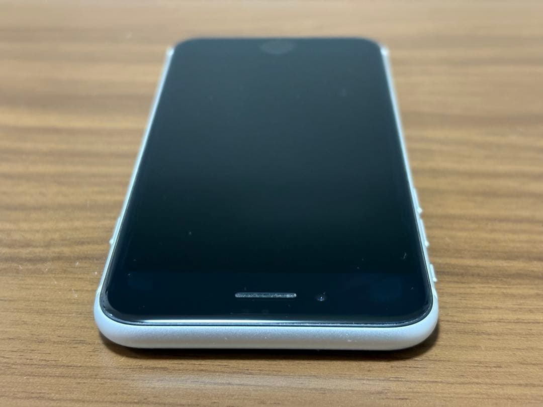 iPhoneSE2 SIMフリー 64GB バッテリー容量73% 白 ケース付き