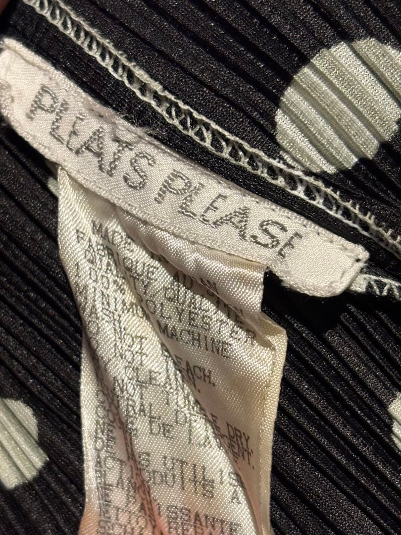 PLEATS PLEASE ドット柄半袖シャツ