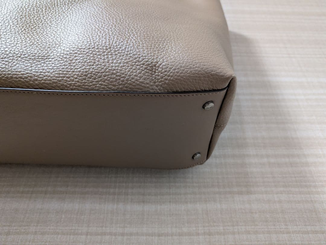 やまさん　Tod's Tライオン トープ レザー トートバッグ