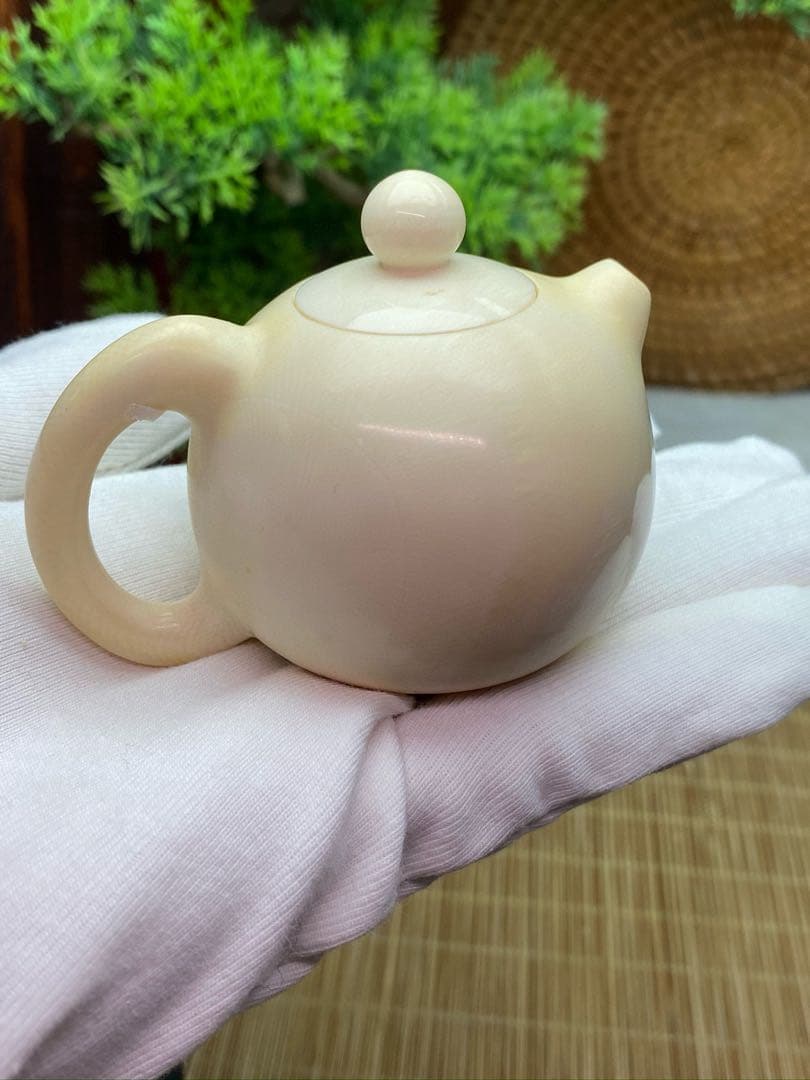 天然マンモス牙美しい手作り彫刻　ポットの置物　握り物