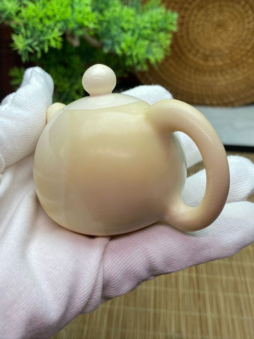 天然マンモス牙美しい手作り彫刻　ポットの置物　握り物