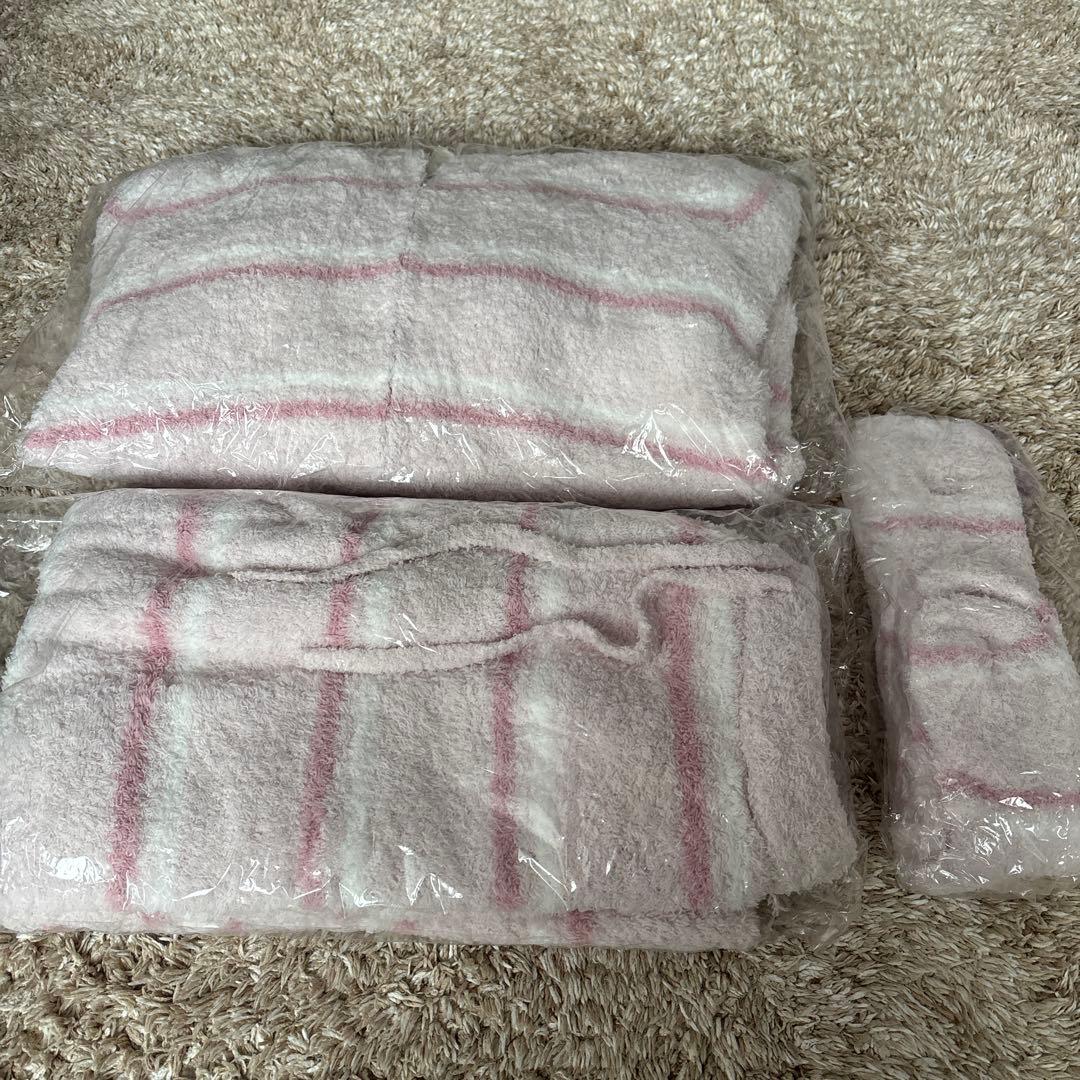 ジェラピケ2025年福袋 長袖ジップパーカー、ロングパンツ、靴下の3点セット