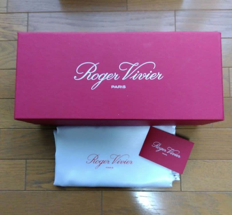 ROGER VIVIER ロジェヴィヴィエ トランペットパンプス パテントレザー