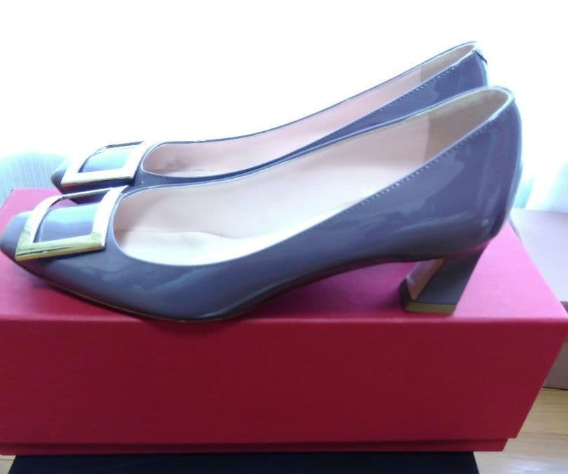 ROGER VIVIER ロジェヴィヴィエ トランペットパンプス パテントレザー