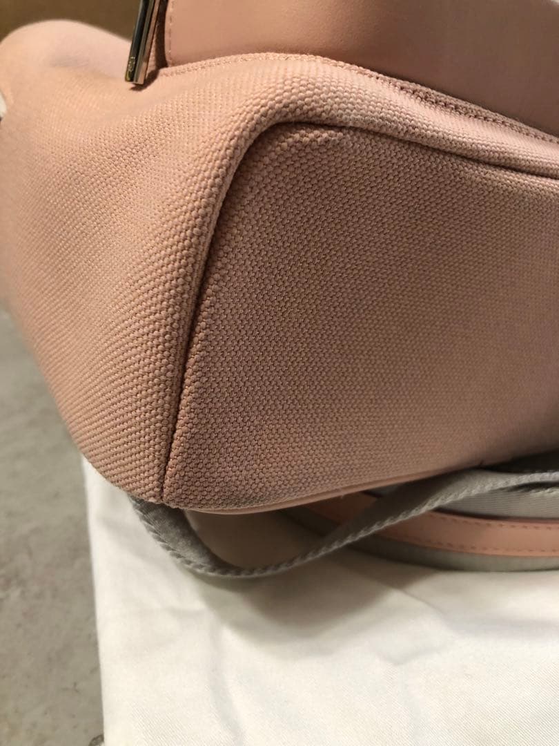 RIMOWA ピンク ラウンド型リュック