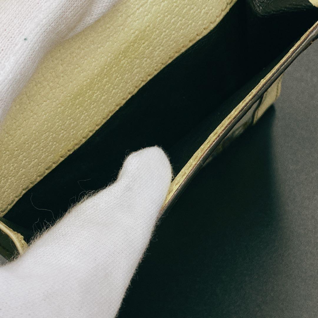 美品＊グッチ ホワイトレザー 二つ折り財布 チェーンマルチカラーデザイン