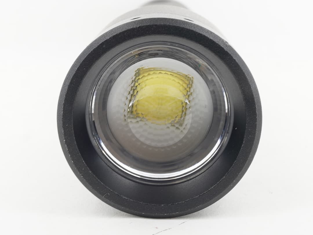 LEDLENSER P7R Signature 2000ルーメン ハンディライト