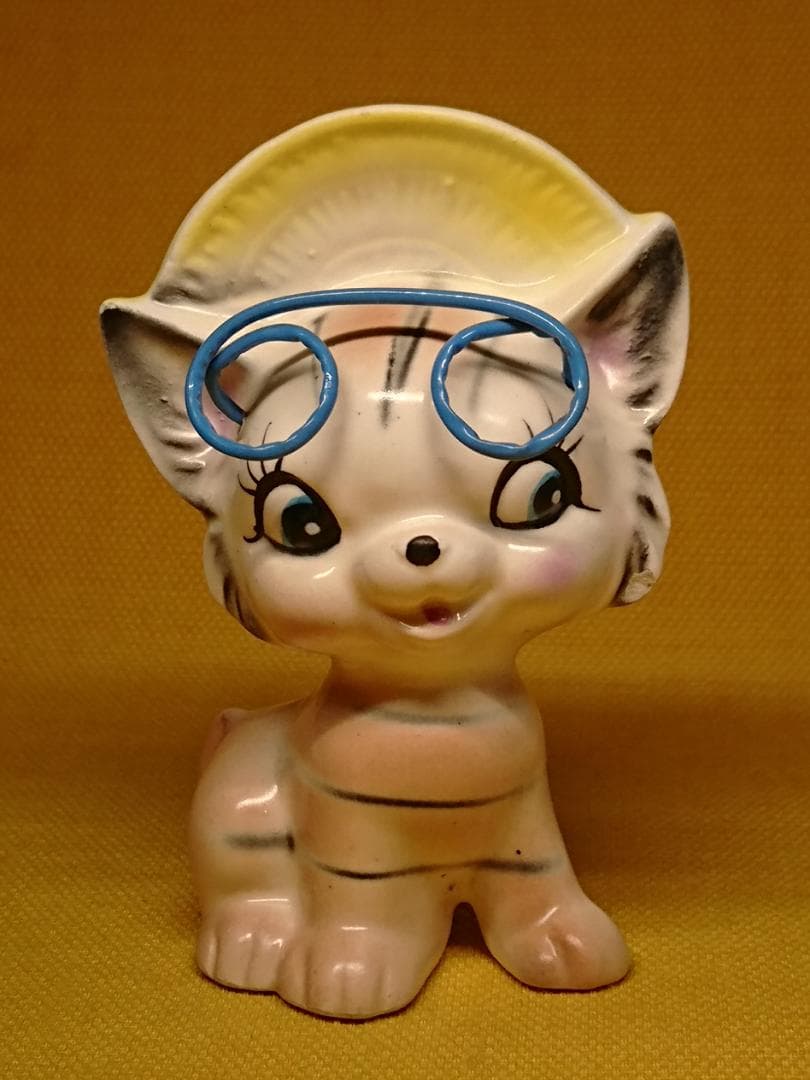 ネコ　猫　白猫　陶器　オブジェ　置物　インテリア　工芸品　美術品　A1229