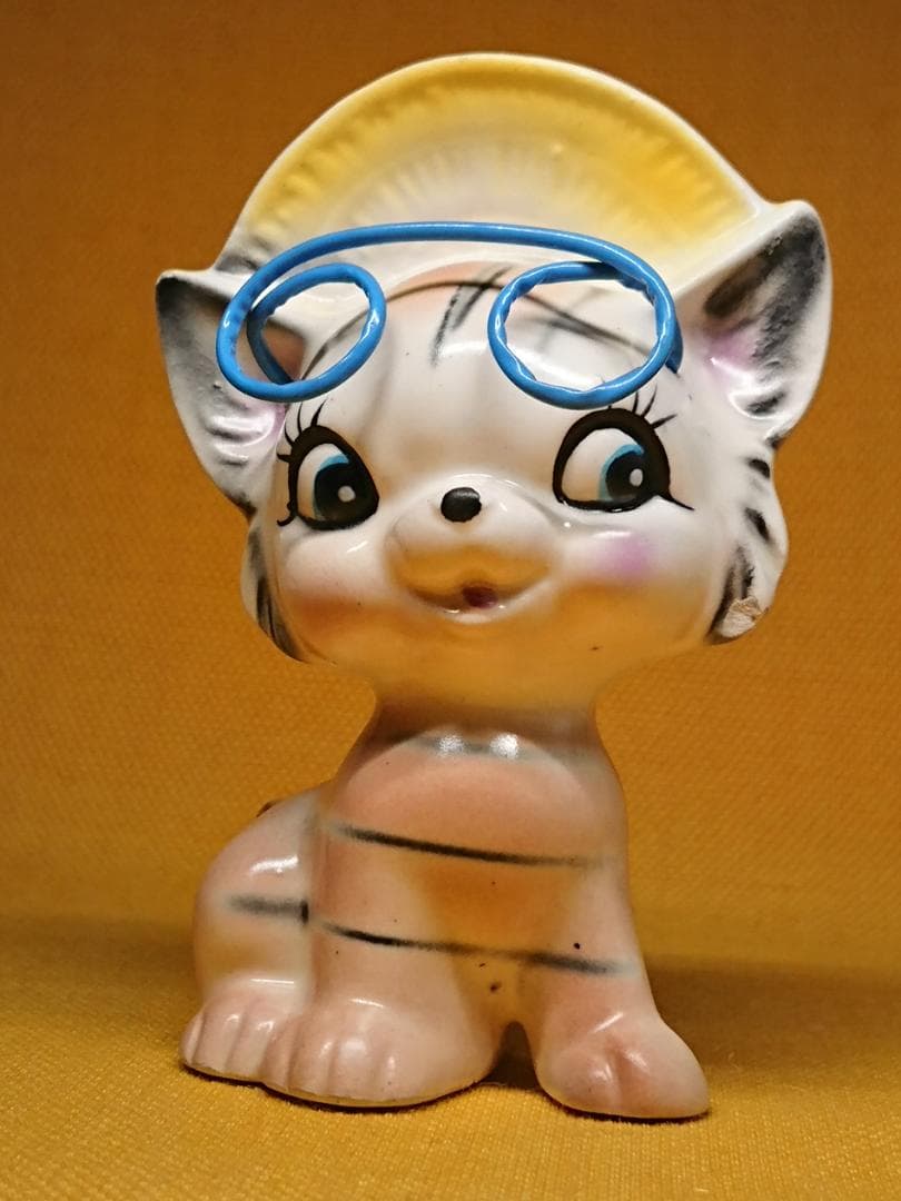 ネコ　猫　白猫　陶器　オブジェ　置物　インテリア　工芸品　美術品　A1229