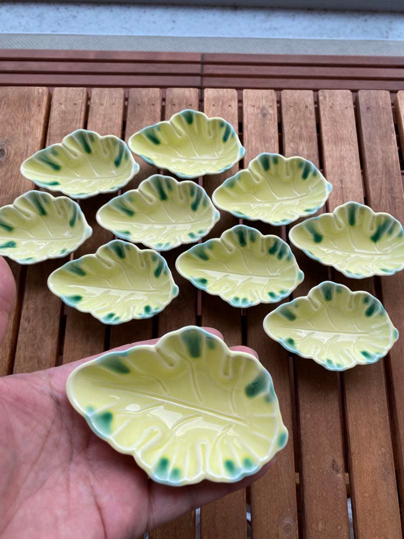 珍味入れ　黄釉黄釉グリーン菊葉型珍味入れ10客