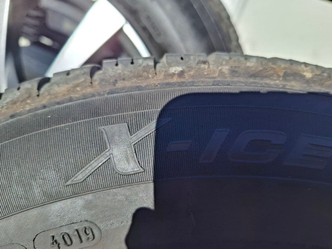 MICHELIN スタッドレスタイヤ 4本セット アクア カローラ 引取歓迎