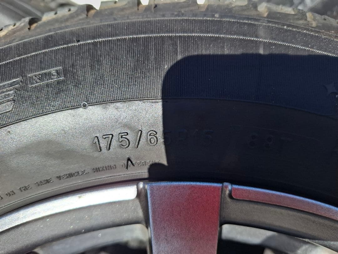 MICHELIN スタッドレスタイヤ 4本セット アクア カローラ 引取歓迎