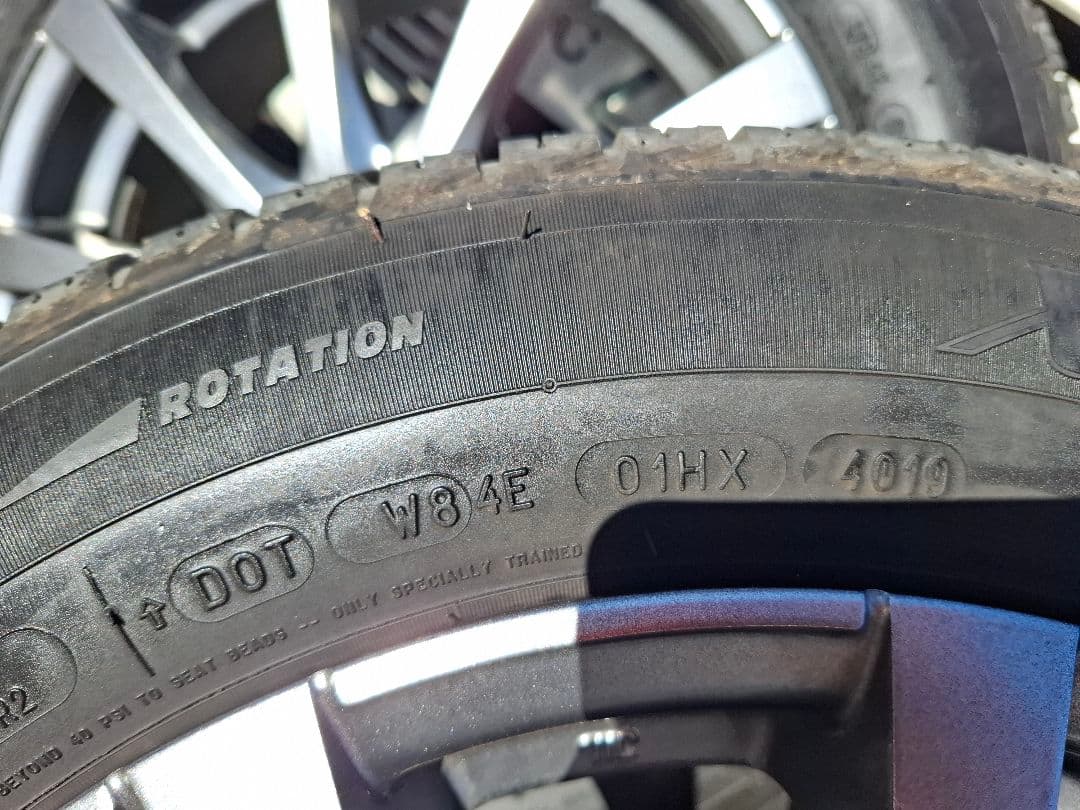 MICHELIN スタッドレスタイヤ 4本セット アクア カローラ 引取歓迎