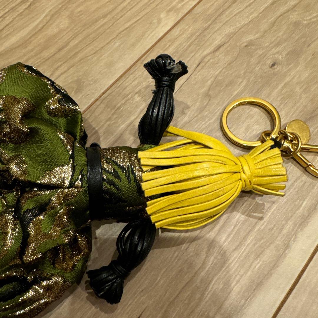 希少✨レア PRADA キーホルダー チャーム ジャスミン トリックジャスミン