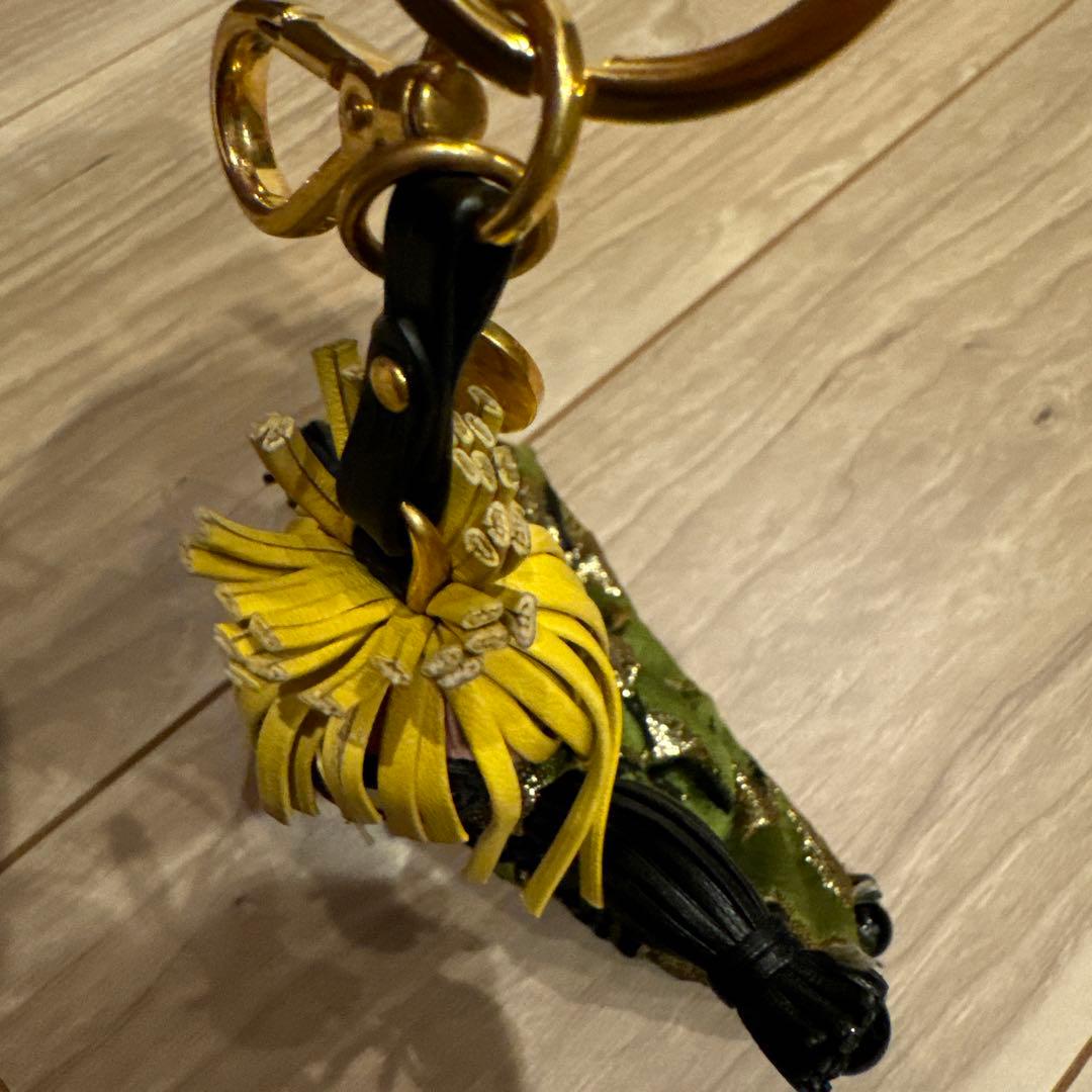 希少✨レア PRADA キーホルダー チャーム ジャスミン トリックジャスミン