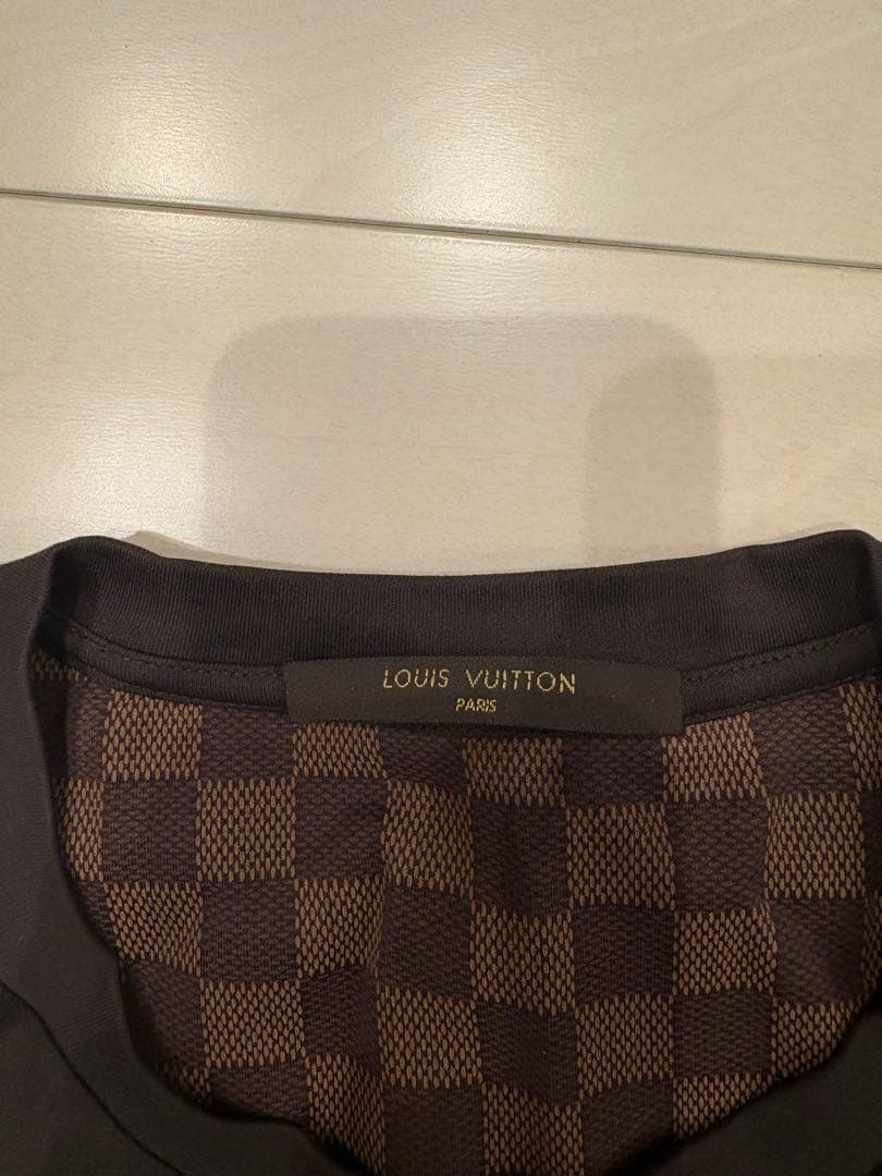 LOUIS VUITTON ダークブラウン Tシャツ