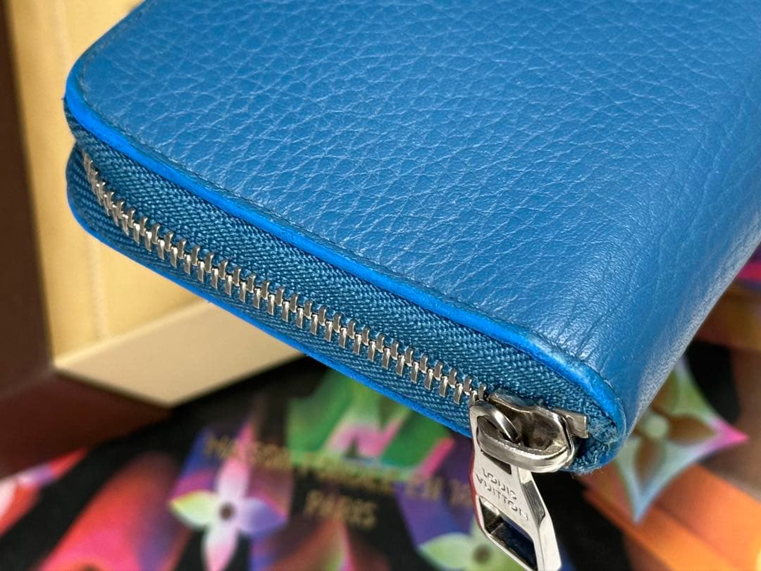美品！超希少色　ルイヴィトン　トリヨンレザー　ジッピーヴェルティカル　ブルー系