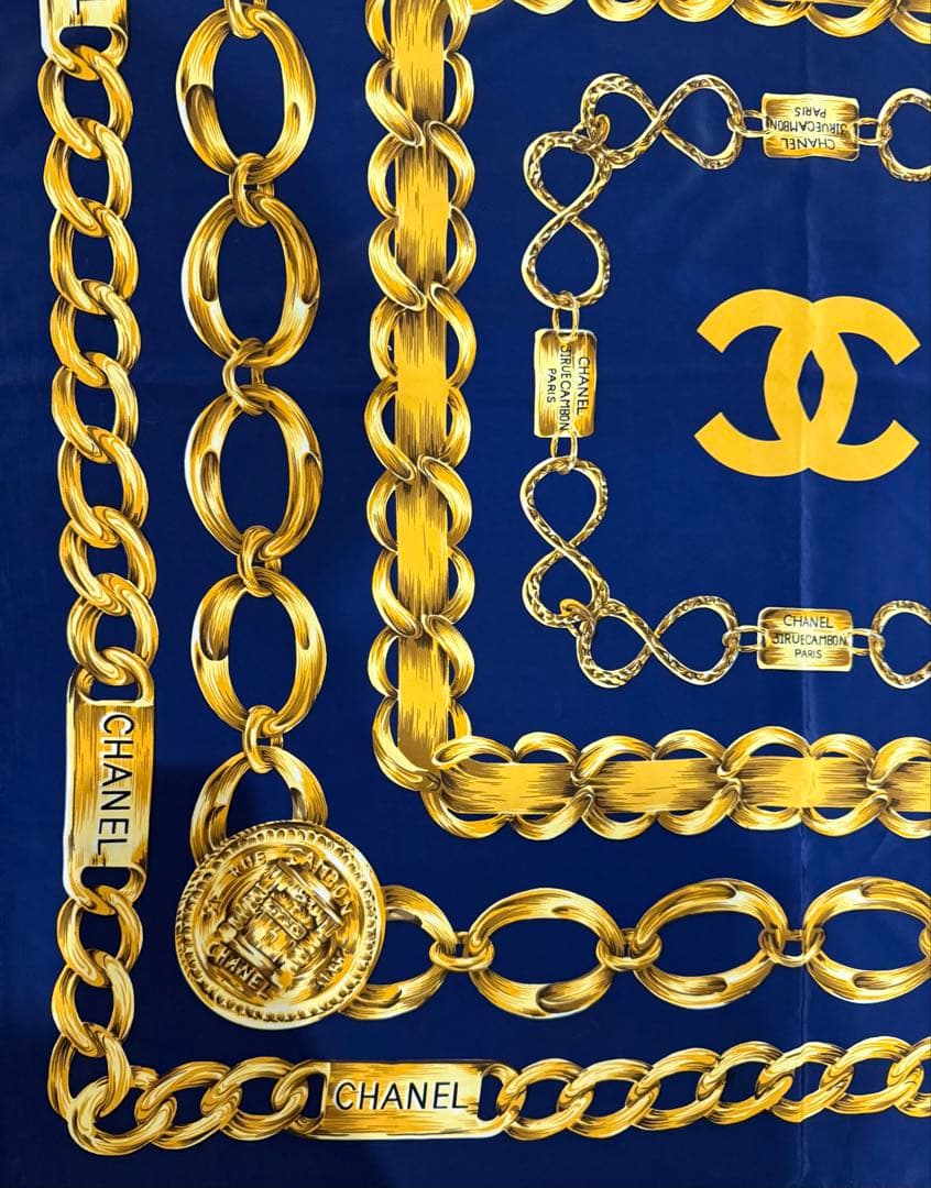 CHANEL シャネル　大判　シルクスカーフ　ゴールド　チェーン　ココマーク
