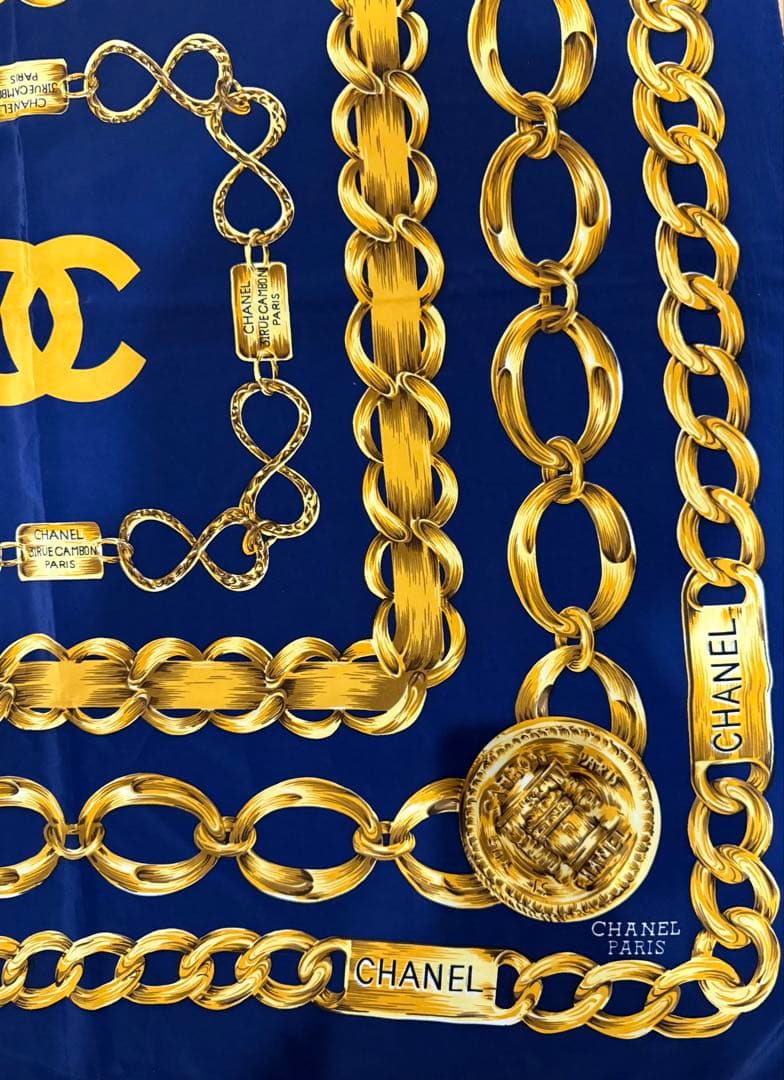 CHANEL シャネル　大判　シルクスカーフ　ゴールド　チェーン　ココマーク