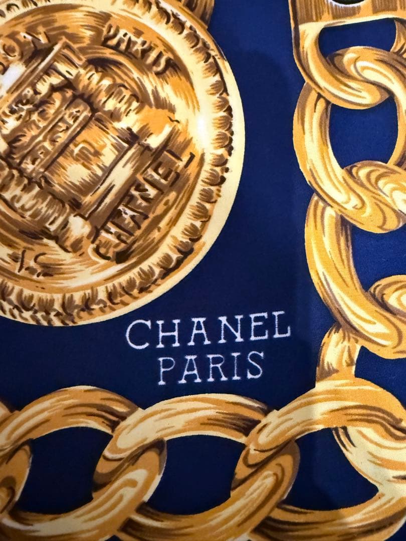 CHANEL シャネル　大判　シルクスカーフ　ゴールド　チェーン　ココマーク