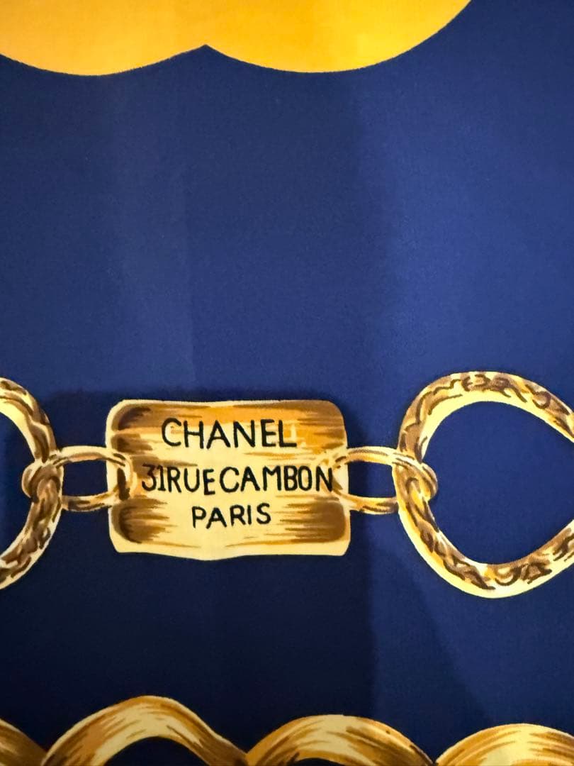CHANEL シャネル　大判　シルクスカーフ　ゴールド　チェーン　ココマーク