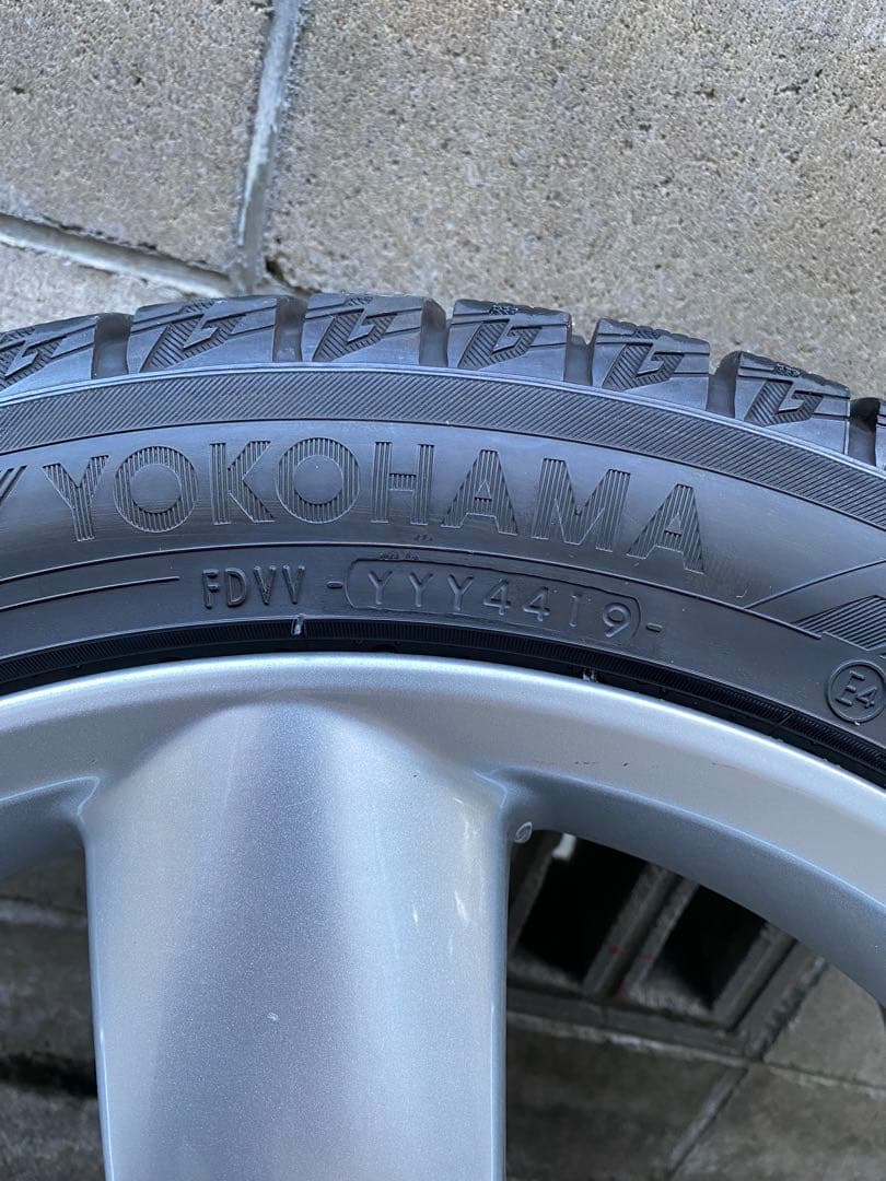 プジョークーペ407純正18インチホイールとスタッドレスタイヤ4本セット