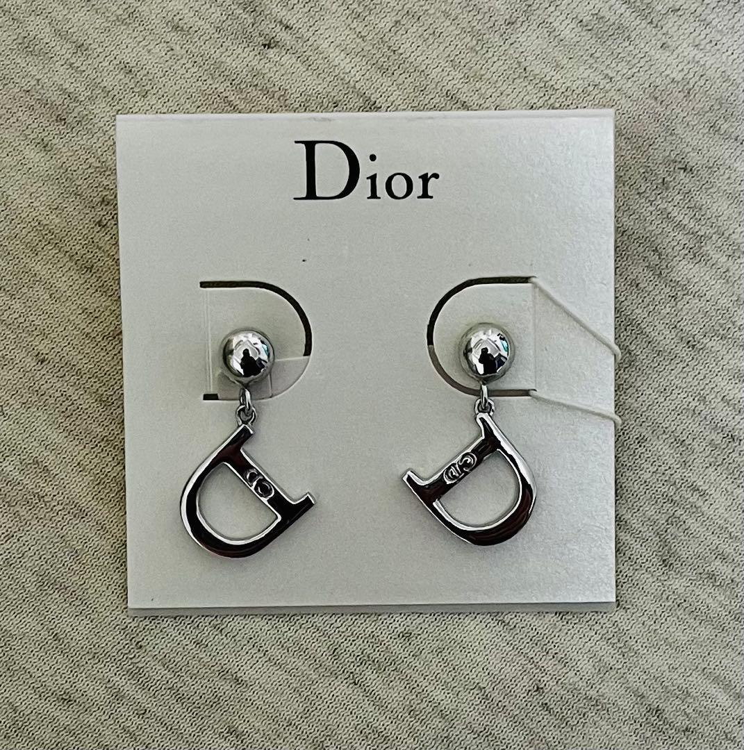 も*蔵様 【美品】Dior シルバーピアス