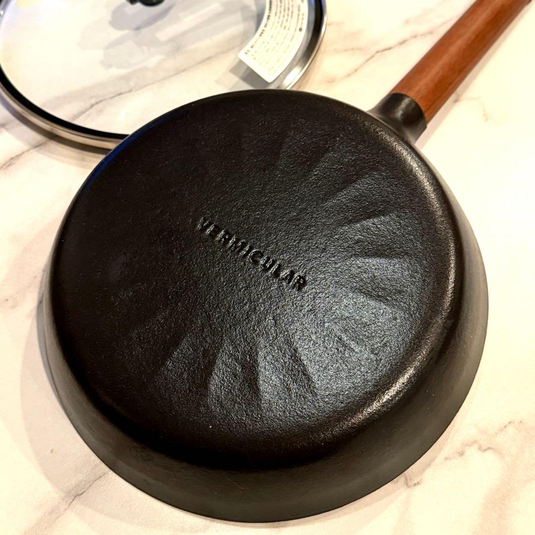 【美品】バーミキュラ　フライパン20cm オーク レシピブック 蓋付き