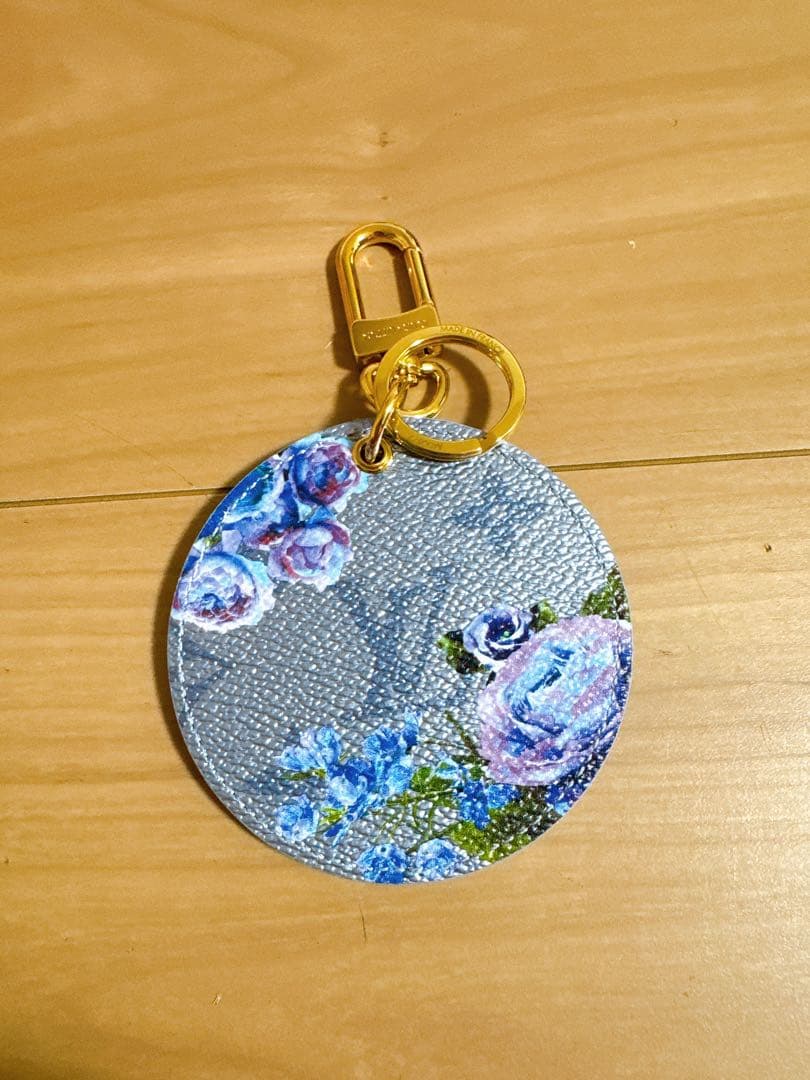 LOUIS VUITTON 花柄キーホルダー