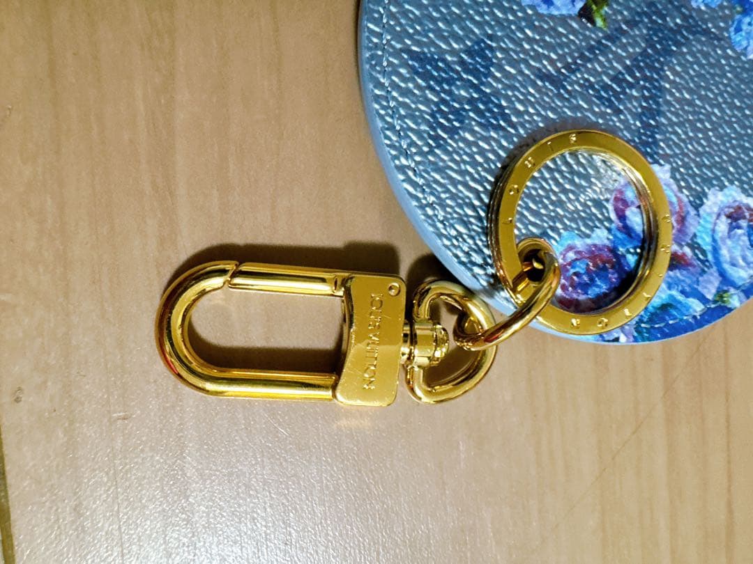 LOUIS VUITTON 花柄キーホルダー