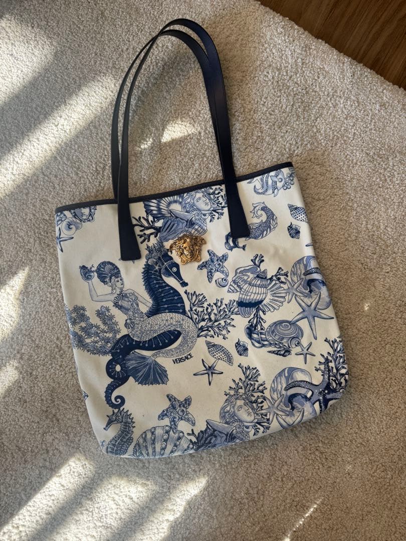 Versace ラ　メドゥーサトートバッグ