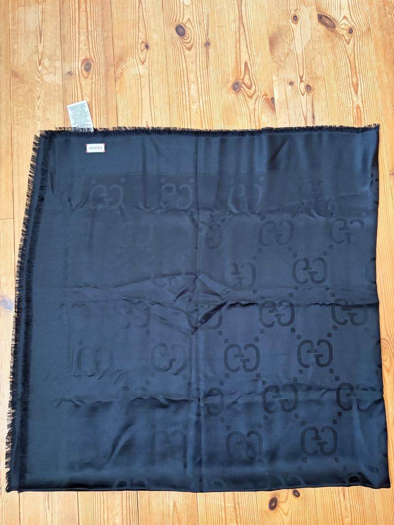 【美品・箱あり】GUCCI グッチ　シルク大判ストール ブラック 140×140
