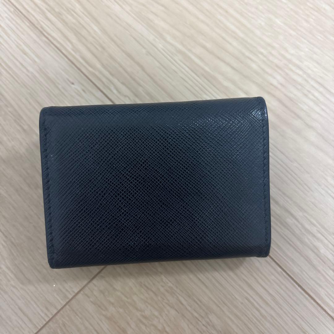 【PRADA】サフィアーノトライアングル 財布 三つ折り
