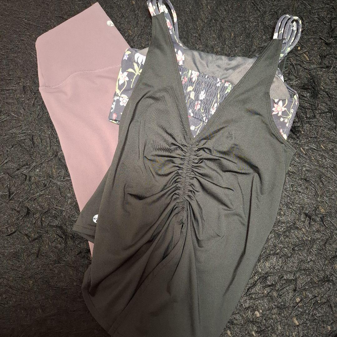 SUKALA ボタニカルシャーリングカバータンク&レギンス2点セット