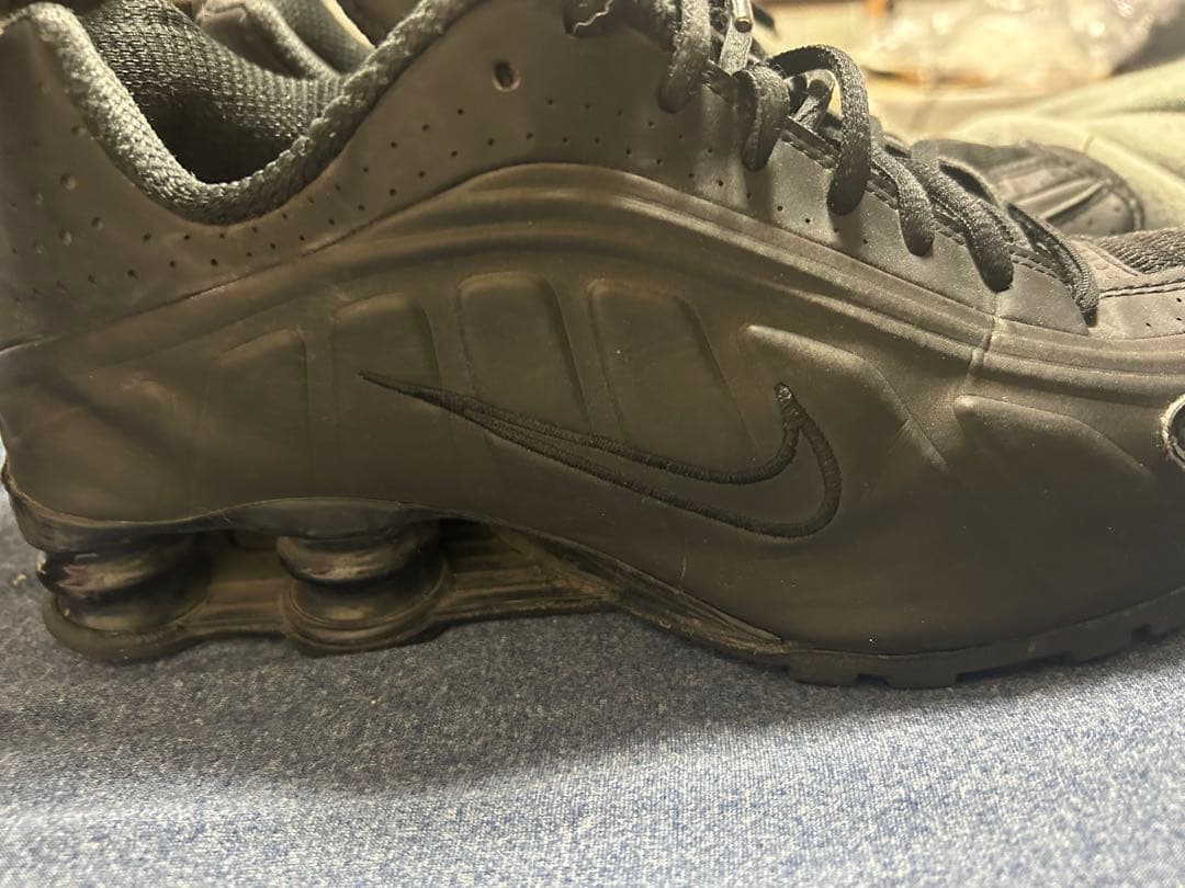 靴 NIKE SHOX R4