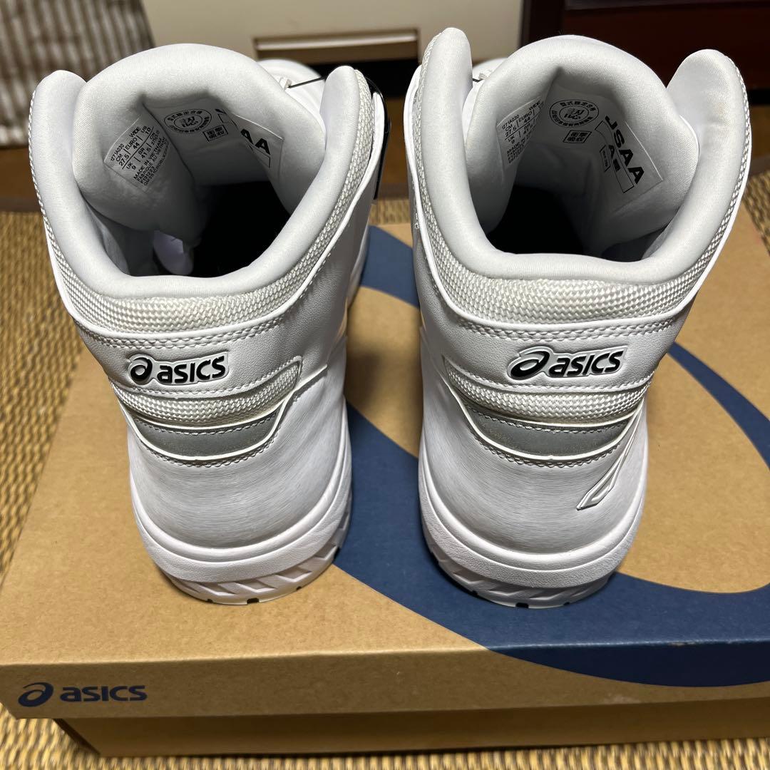 CP３０４asics BOA ホワイトスニーカー限定色27.５センチ