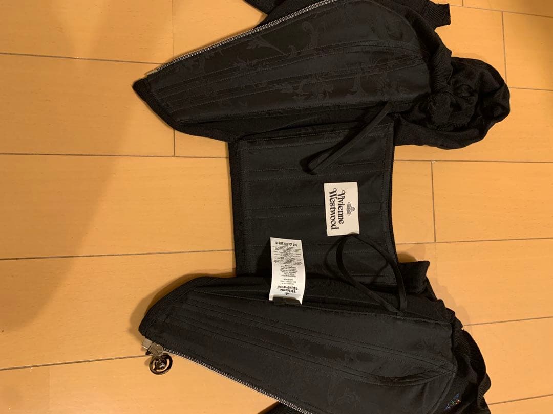 Vivienne Westwood ブラックパフスリーブベアトップ