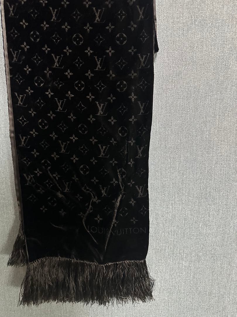 LOUIS VUITTON ブラックベルベットマフラー