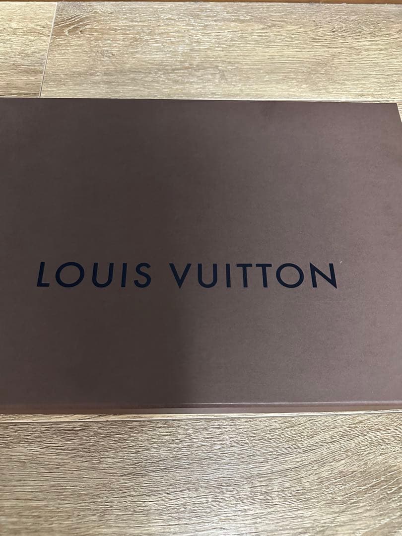 LOUIS VUITTON ブラックベルベットマフラー