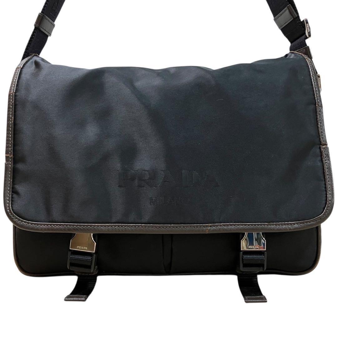 PRADA プラダ メッセンジャーバッグ ショルダーバッグ ビジネス　三角ロゴ