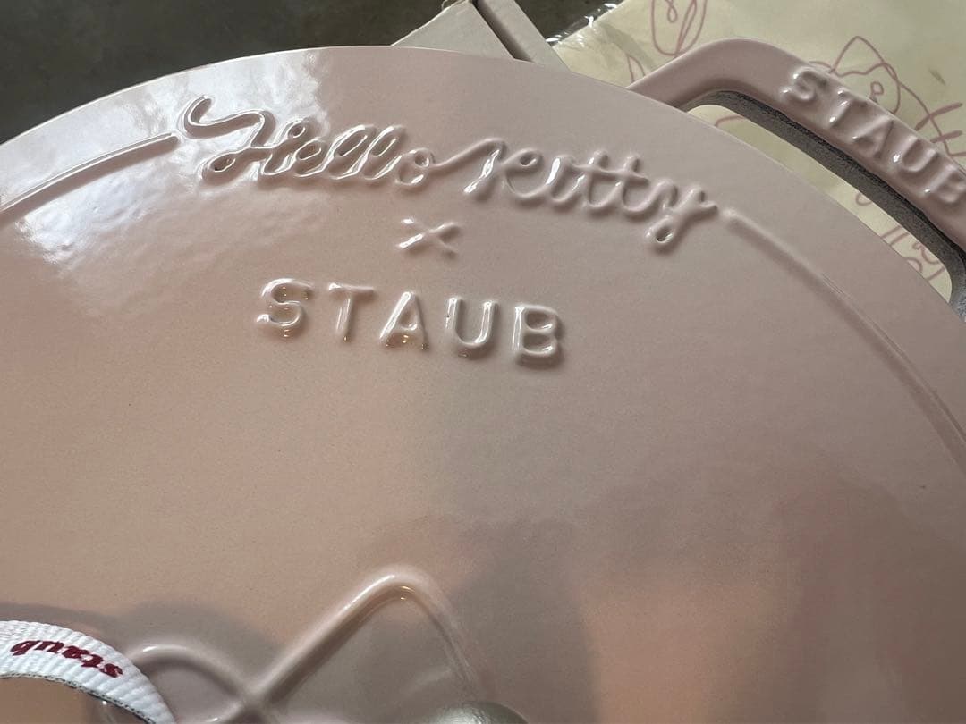 即日発送　新品日本未発売海外限定　ストウブ ハローキティコラボ　ワナベ24cm