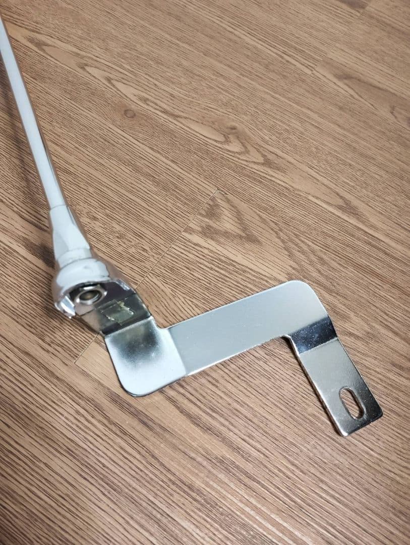 メルセデスベンツ純正 W124 コーナーポール ステー 台座付き