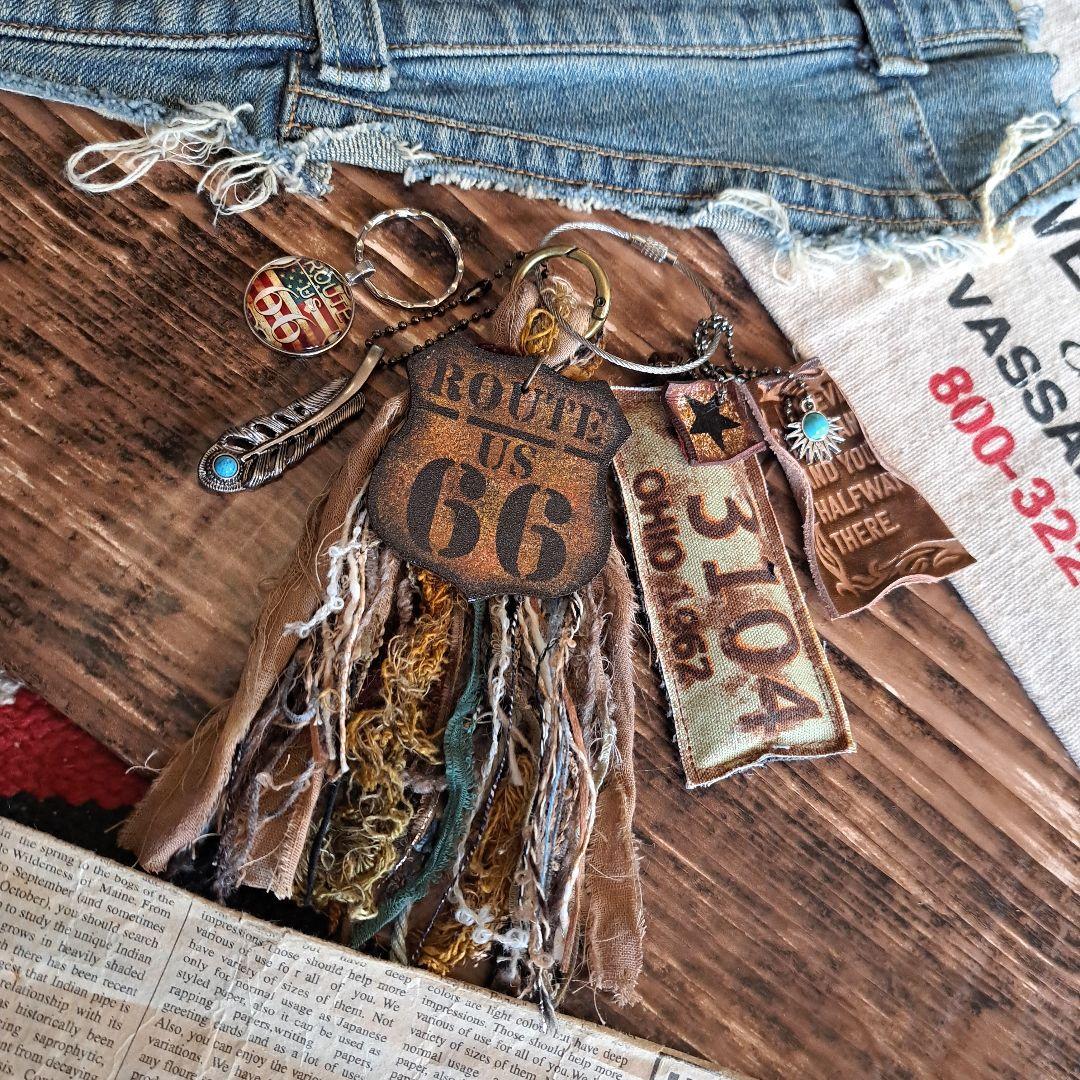 ★American ★Vintage ★タッセルチャーム★