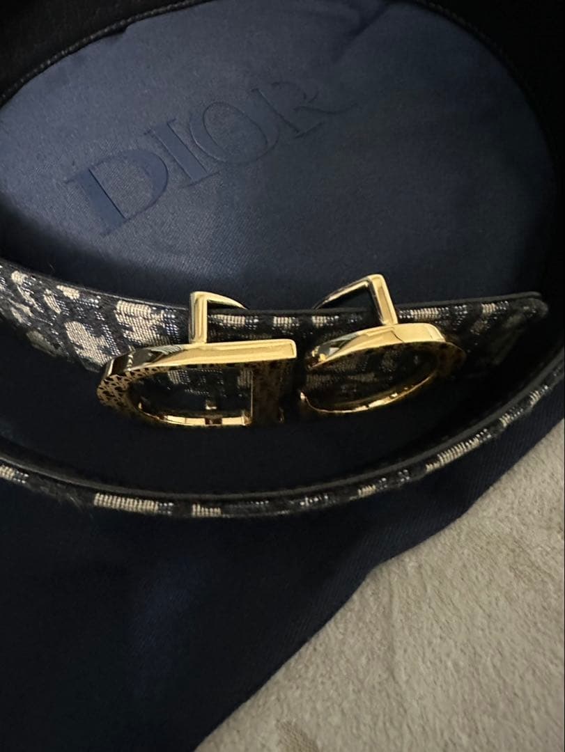 Dior CDロゴ金具付きベルト