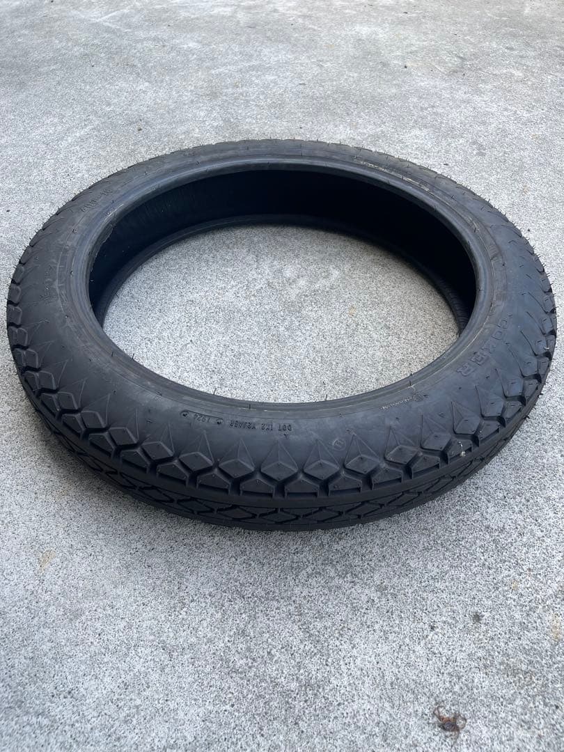 コッカータイヤ4.00-18 COKER TIRE試し履き